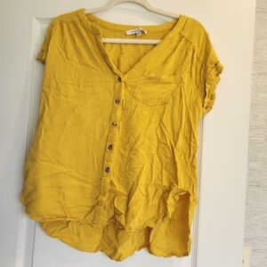 Rose & Olive Yellow Flutter Sleeve Blouse Dize L Euc